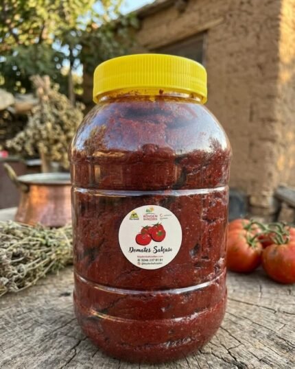 Gaziantep ev yapımı köy salçası, 5 kg pet bidonda oda sıcaklığında 2 yıl bozulmayan anne usulü domates salçası.